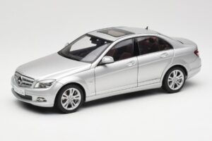 Mercedes C-Class W204 Avantgarde Silver AUTOart 1:18 B66962368