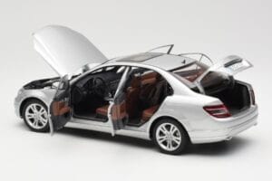 Mercedes C-Class W204 Avantgarde Silver AUTOart 1:18 B66962368 Metall — bild 5 av 8