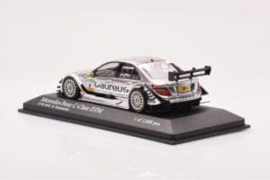 Mercedes C-Class W204 DTM Team AMG Mercedes #8 R. Schumacher DTM 2010 Minichamps 1:43 400103908 Metall — bild 3 av 4