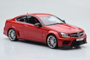 Mercedes C63 AMG W204 Black Series Röd GT Spirit 1:18 GT065 Resin — bild 4 av 6
