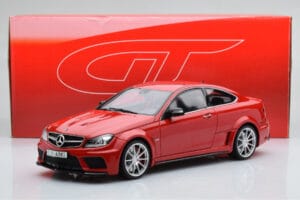 Mercedes C63 AMG W204 Black Series Röd GT Spirit 1:18 GT065 Resin — bild 6 av 6