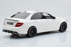 Mercedes C63 AMG W204 Vit GT Spirit 1:18 GT166 Resin — bild 2 av 6