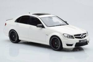 Mercedes C63 AMG W204 Vit GT Spirit 1:18 GT166 Resin — bild 4 av 6