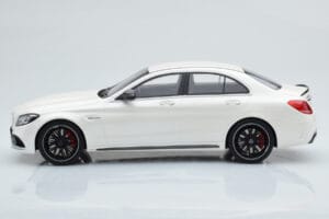 Mercedes C63S AMG W205 Vit GT Spirit 1:18 B66960370 Resin — bild 3 av 6