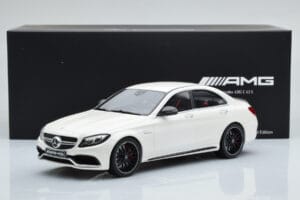 Mercedes C63S AMG W205 Vit GT Spirit 1:18 B66960370 Resin — bild 6 av 6