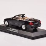 Mercedes CLK A209 Cabriolet Obsidian Svart Metallic Minichamps 1:43 - image 3 of 4
