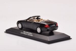Mercedes CLK A209 Cabriolet Obsidian Svart Metallic Minichamps 1:43 B66961966 Metall — bild 3 av 4