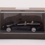Mercedes CLK A209 Cabriolet Obsidian Svart Metallic Minichamps 1:43 - image 4 of 4