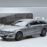 Mercedes CLS Shooting Brake X218 Alanite Grå Norev 1:18 - image 7 of 7