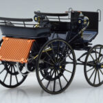 Mercedes Daimler Motorkutsche Mörkblå Norev 1:18 - image 2 of 6