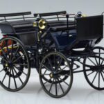 Mercedes Daimler Motorkutsche Mörkblå Norev 1:18 - image 4 of 6