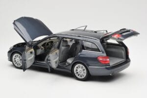 Mercedes E-Class S212 T-Model Tenorit Grå Metallic Minichamps 1:18 B66962447 Metall — bild 5 av 8