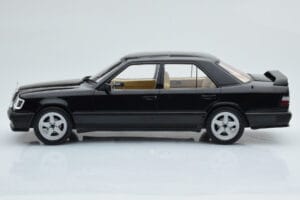Mercedes E-Class W124 Tuning Svart MCG 1:18 MCG18341 Metall — bild 3 av 6