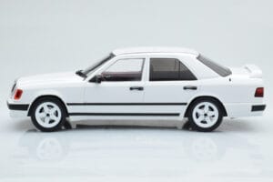 Mercedes E-Class W124 Tuning Vit MCG 1:18 MCG18343 Metall — bild 3 av 6