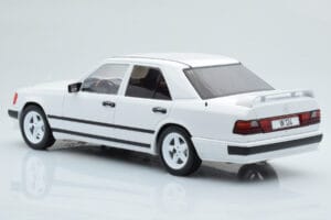 Mercedes E-Class W124 Tuning Vit MCG 1:18 MCG18343 Metall — bild 5 av 6
