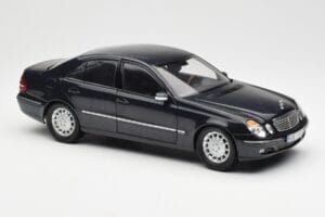 Mercedes E-Class W211 Blå Metallic Kyosho 1:18 B66962147 Metall — bild 6 av 8