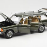 Mercedes 230T W123 T-Model Grön Metallic Norev 1:18 183730 - image 2 of 8
