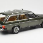 Mercedes 230T W123 T-Model Grön Metallic Norev 1:18 183730 - image 3 of 8