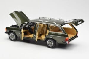 Mercedes 230T W123 T-Model Grön Metallic Norev 1:18 183730 Metall — bild 5 av 8