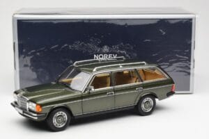Mercedes 230T W123 T-Model Grön Metallic Norev 1:18 183730 Metall — bild 8 av 8