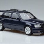 Mercedes E36 AMG S124 Blå Otto 1:18 OT753 Resin - image 4 of 6