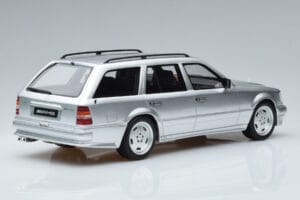 Mercedes E36 AMG S124 Silver Otto 1:18 OT889 Resin — bild 2 av 6