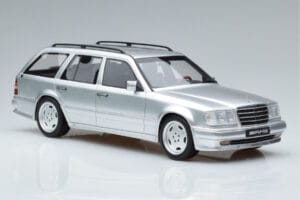 Mercedes E36 AMG S124 Silver Otto 1:18 OT889 Resin — bild 4 av 6