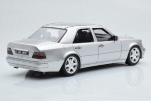 Mercedes E500 W124 Silver Otto 1:18 OT623 Resin — bild 2 av 6
