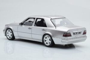 Mercedes E500 W124 Silver Otto 1:18 OT623 Resin — bild 5 av 6