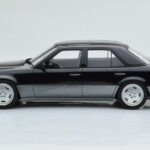 Mercedes E60 AMG W124 Svart Otto 1:18 - image 3 of 6