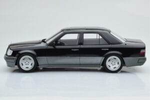 Mercedes E60 AMG W124 Svart Otto 1:18 OT131 Resin — bild 3 av 6
