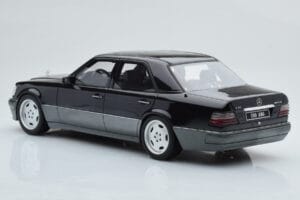 Mercedes E60 AMG W124 Svart Otto 1:18 OT131 Resin — bild 5 av 6