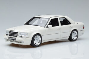 Mercedes E60 AMG W124 Vit Otto 1:18
