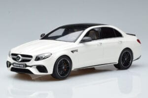 Mercedes AMG E63 S W213 Vit GT Spirit 1:18 B66965711