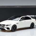 Mercedes AMG E63 S W213 Vit GT Spirit 1:18 - image 6 of 6