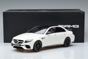 Mercedes AMG E63 S W213 Vit GT Spirit 1:18 B66965711 Resin — bild 6 av 6