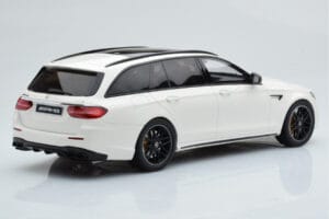 Mercedes AMG E63 S S213 T-Model Vit GT Spirit 1:18 GT795 Resin — bild 2 av 6