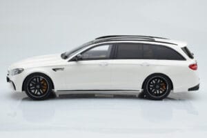 Mercedes AMG E63 S S213 T-Model Vit GT Spirit 1:18 GT795 Resin — bild 3 av 6