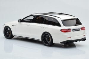 Mercedes AMG E63 S S213 T-Model Vit GT Spirit 1:18 GT795 Resin — bild 5 av 6