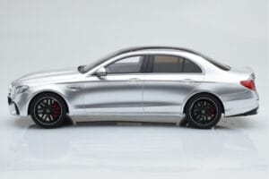 Mercedes AMG E63 S W213 Silver GT Spirit 1:18 GT230 Resin — bild 3 av 6