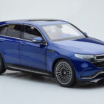 Mercedes EQC 400 Brilliant Blå NZG 1:18 - image 6 of 8