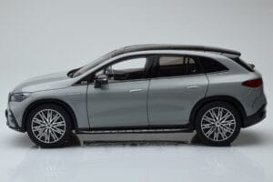 Mercedes EQE SUV X294 AMG Line Alpine Grå NZG 1:18 B66960837 Metall — bild 4 av 8