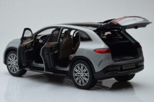 Mercedes EQE SUV X294 AMG Line Alpine Grå NZG 1:18 B66960837 Metall — bild 5 av 8