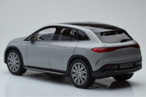 Mercedes EQE SUV X294 AMG Line Alpine Grå NZG 1:18 B66960837 Metall — bild 7 av 8