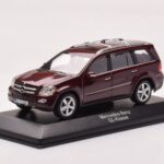 Mercedes GL X164 Karneol Röd Minichamps 1:43 - image 2 of 4