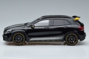 Mercedes AMG GLA45 X156 Gul Night Edition GT Spirit 1:18 B66960469 Resin — bild 3 av 6