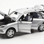 Mercedes M-Class W166 Iridium Silver Metallic Minichamps 1:18 B66960064 - image 2 of 8