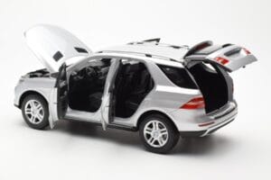 Mercedes M-Class W166 Iridium Silver Metallic Minichamps 1:18 B66960064 Metall — bild 5 av 8