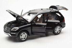 Mercedes M-Class W166 Obsidian Svart Metallic Minichamps 1:18 B66960063 Metall — bild 2 av 8