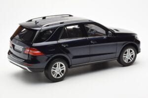 Mercedes M-Class W166 Tansanite Blå Metallic Minichamps 1:18 B66960065 Metall — bild 3 av 8